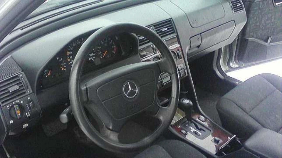 Mercedes-Benz C-Class 2.0 TURBO 4