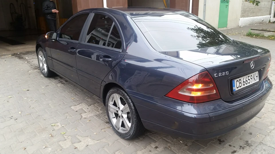 Mercedes-Benz C-Class 2.2 CDI 4