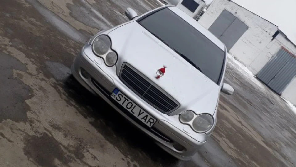 Mercedes-Benz C-Class 2.2CDI Mr Grey 5