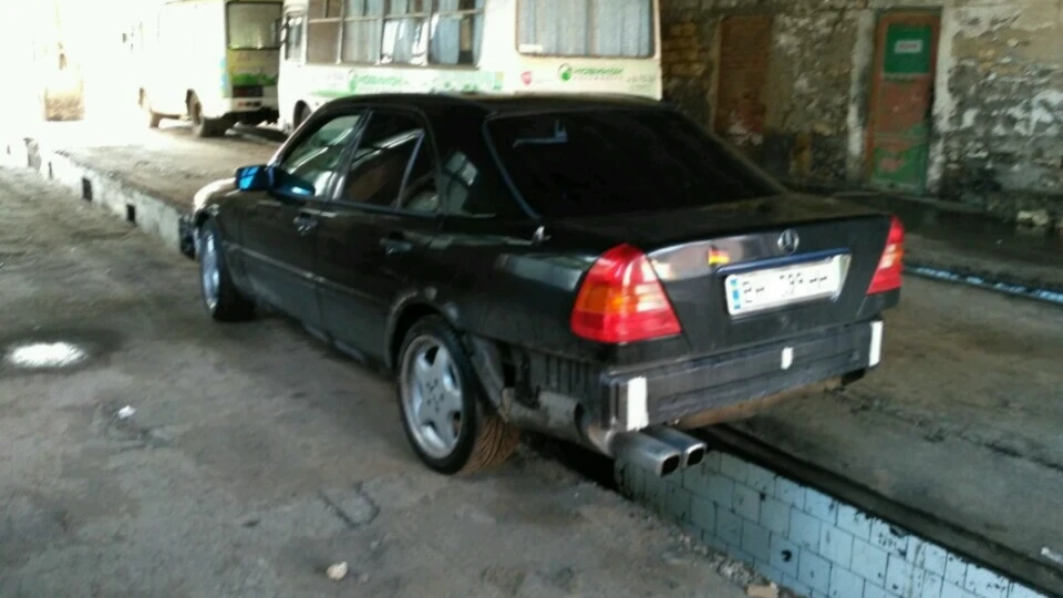 Mercedes-Benz C-Class 2.2i 3