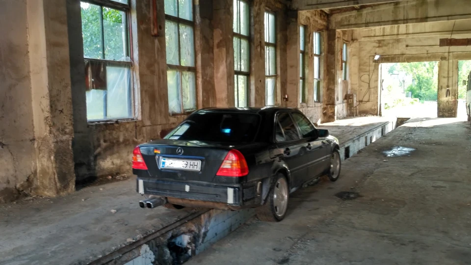 Mercedes-Benz C-Class 2.2i 5