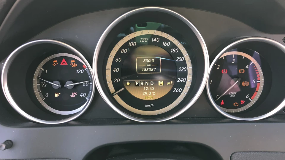 Mercedes-Benz C-Class 2.2TD Економія вище ) 4