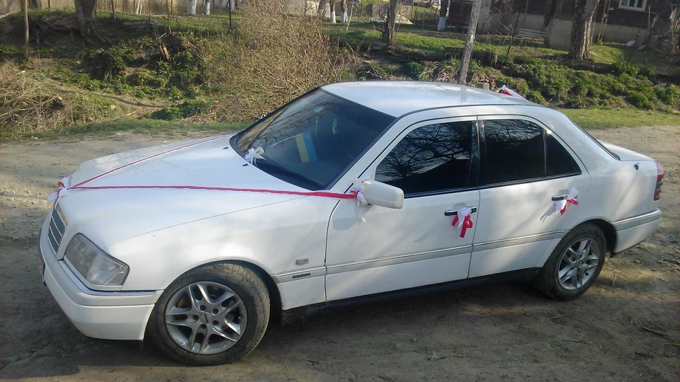 Mercedes-Benz C-Class 2.5 TURBODIESEL 3