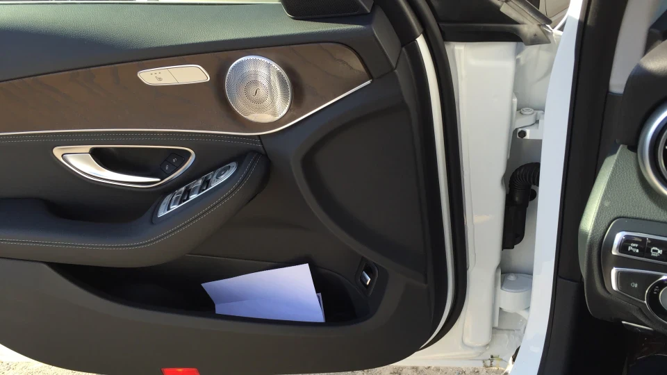 Mercedes-Benz C-Class Білий мерс. Звати Маха 4