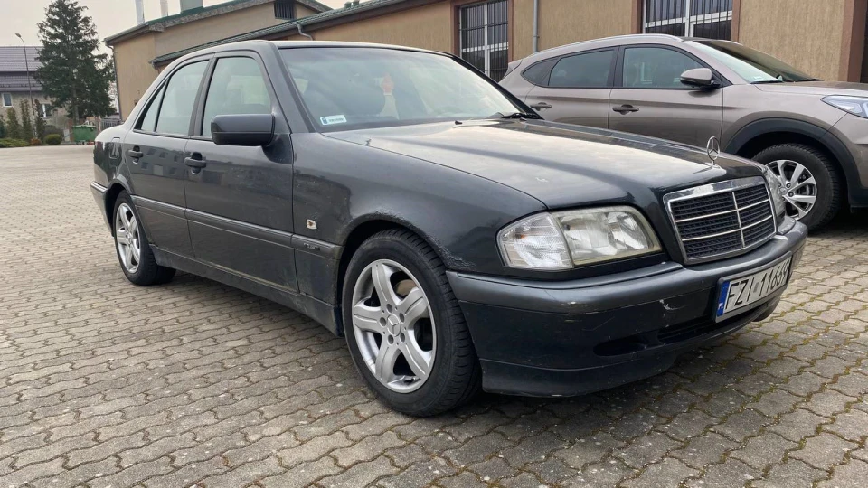 Mercedes-Benz C-Class Black Cars
