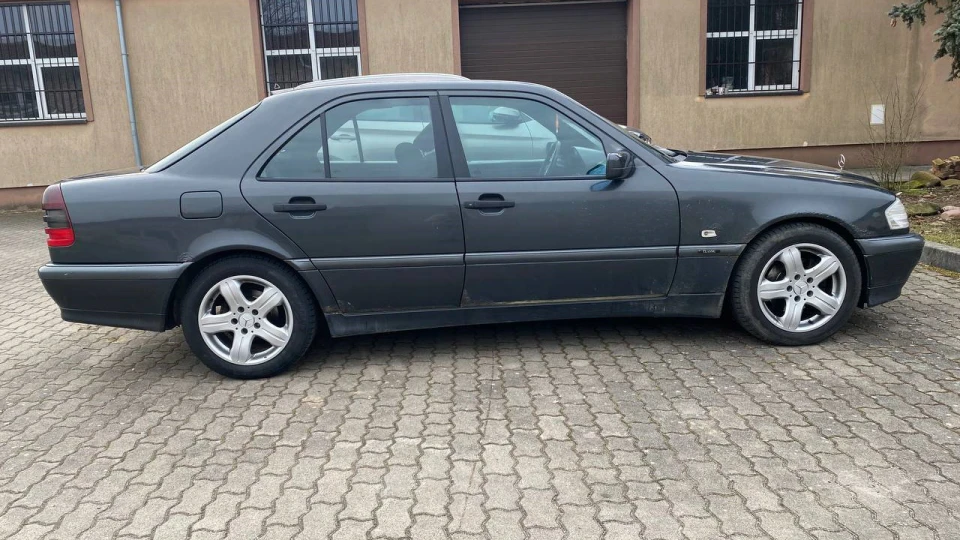 Mercedes-Benz C-Class Black Cars 2