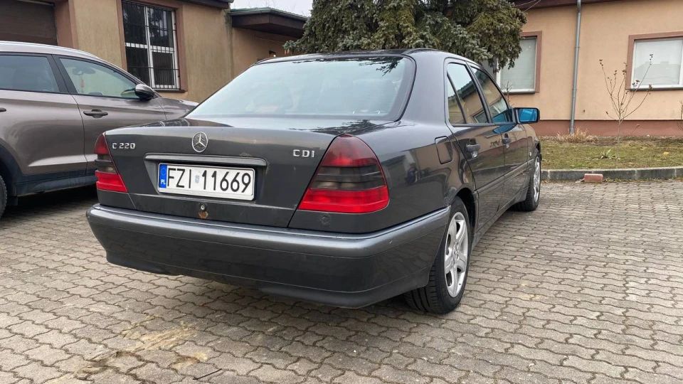 Mercedes-Benz C-Class Black Cars 3