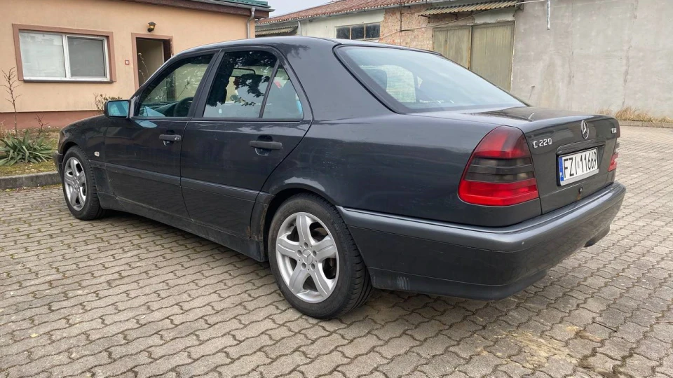 Mercedes-Benz C-Class Black Cars 5