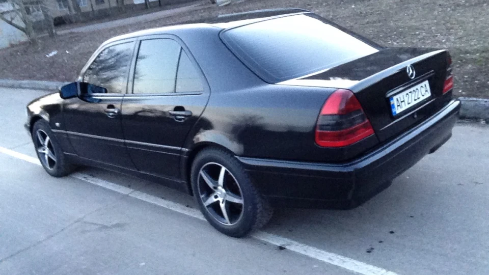 Mercedes-Benz C-Class Black 4