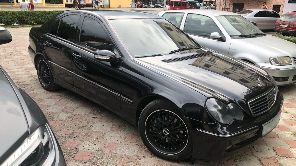 Mercedes-Benz C-Class BLVCK 4