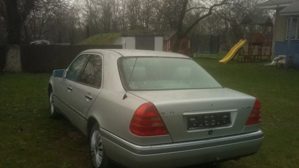 Mercedes-Benz C-Class C 205 2