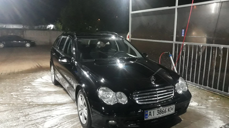 Mercedes-Benz C-Class C180 2