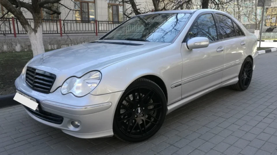 Mercedes-Benz C-Class C200 1.8K