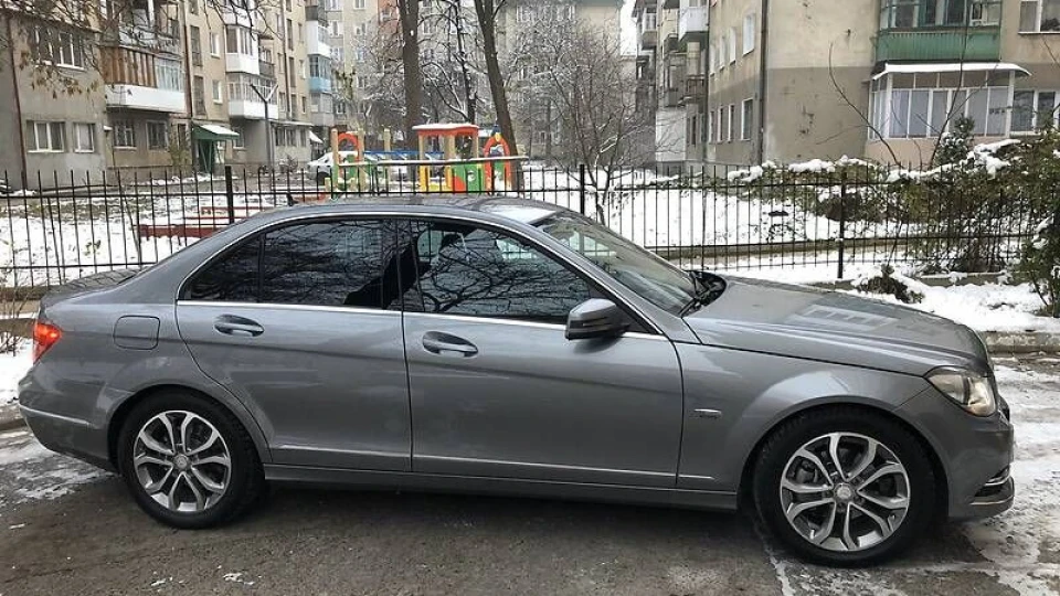 Mercedes-Benz C-Class C220 W204 3
