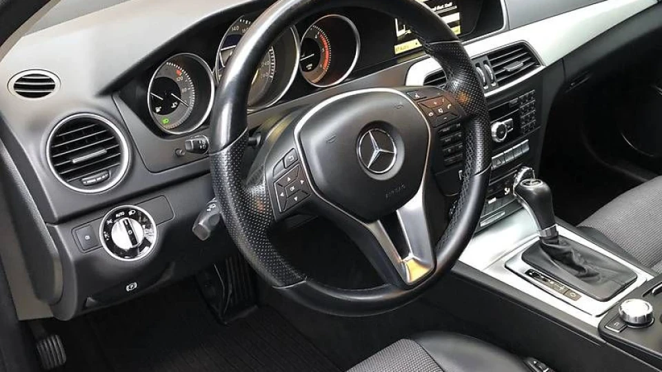 Mercedes-Benz C-Class C220 W204 4