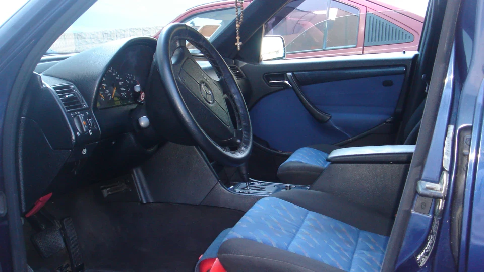 Mercedes-Benz C-Class C220CDI 2