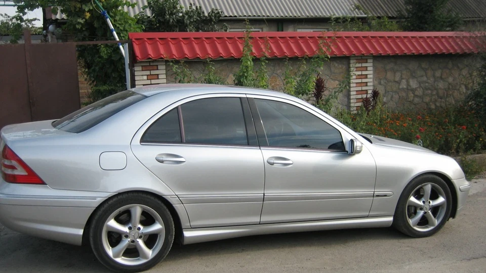 Mercedes-Benz C-Class c230kompressor 2