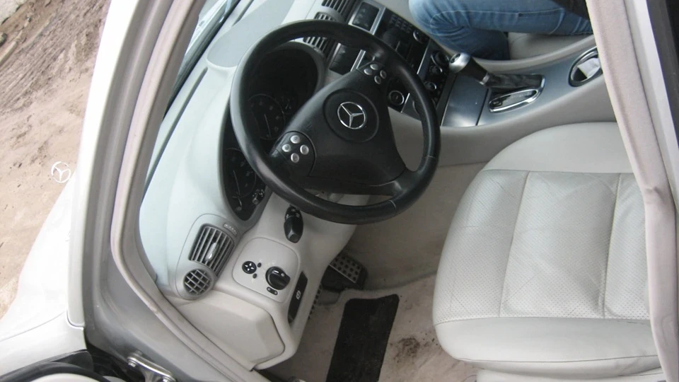 Mercedes-Benz C-Class c230kompressor 4