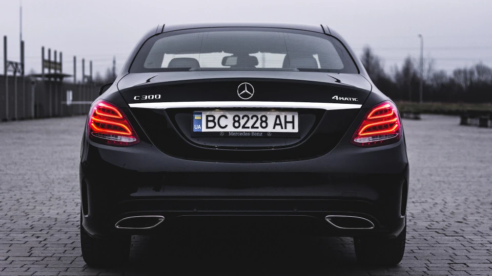 Mercedes-Benz C-Class C300 4matic 5