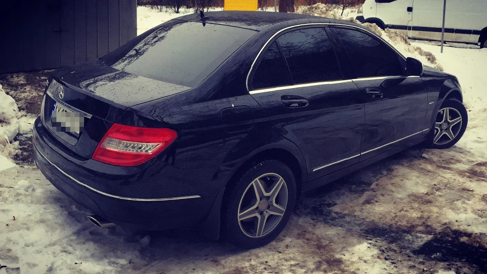 Mercedes-Benz C-Class Зухвала Сучка 3