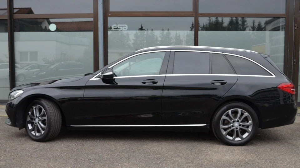 Mercedes-Benz C-Class D♆EZEL 3