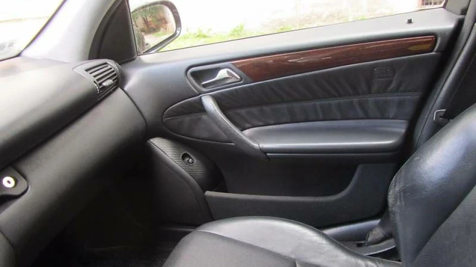 Mercedes-Benz C-Class Газ-бензин 1,8 простий