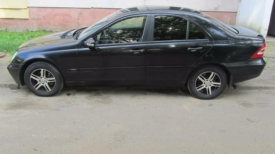 Mercedes-Benz C-Class Газ-бензин 1,8 простий 2