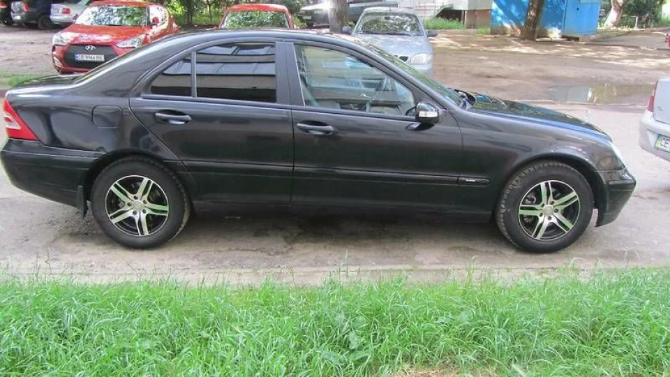 Mercedes-Benz C-Class Газ-бензин 1,8 простий 5