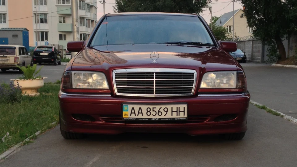 Mercedes-Benz C-Class гнила вишня С240 2