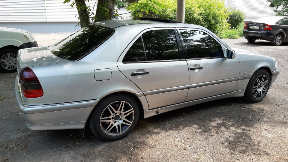 Mercedes-Benz C-Class leidenschaftlich 3