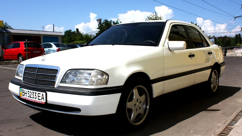 Mercedes-Benz C-Class Мерін 2