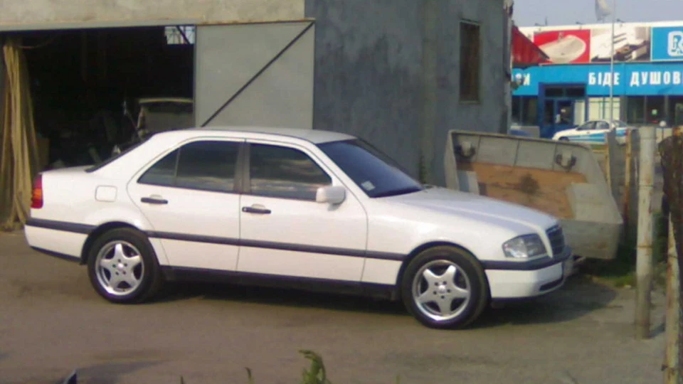 Mercedes-Benz C-Class Мерін 3