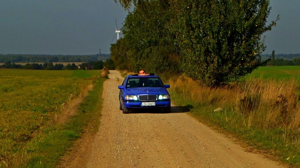 Mercedes-Benz C-Class Небески 2