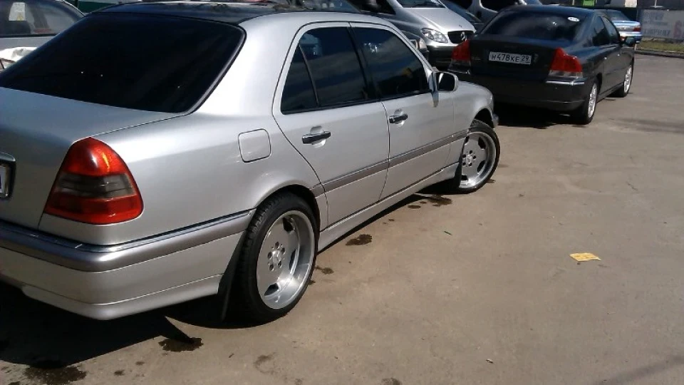 Mercedes-Benz C-Class Проданий красень 3