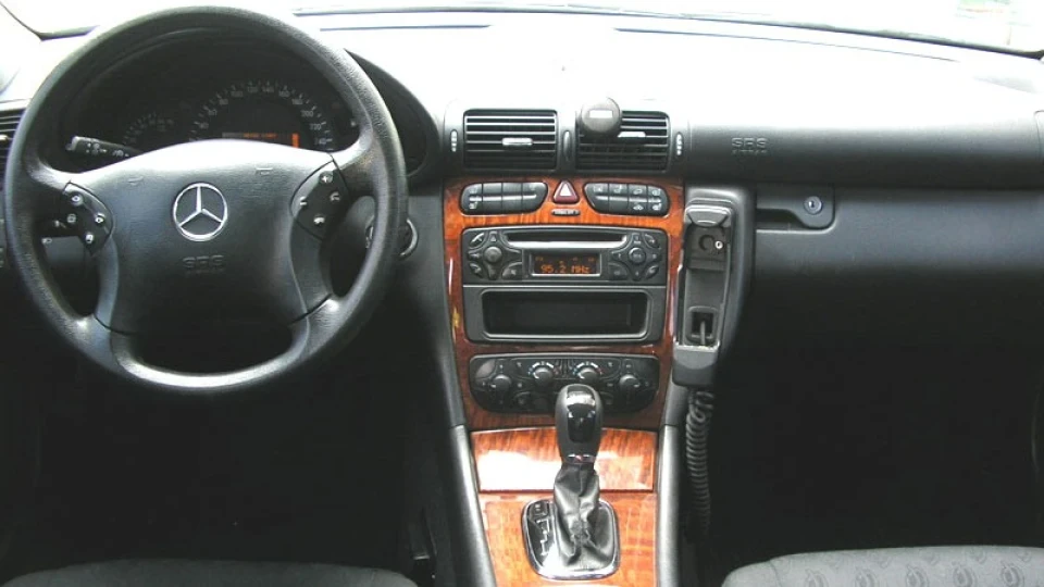 Mercedes-Benz C-Class С200K Classic 3