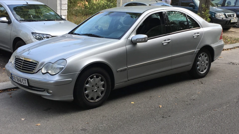 Mercedes-Benz C-Class С200К 3
