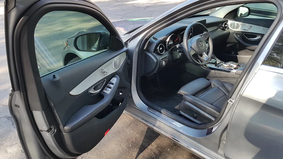 Mercedes-Benz C-Class С300 4 matic 2
