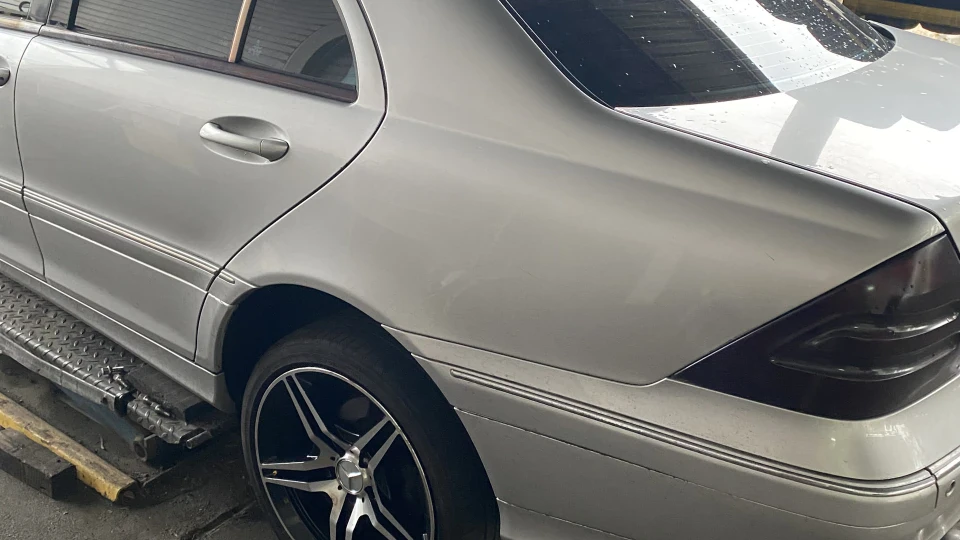 Mercedes-Benz C-Class Сірий benz 3