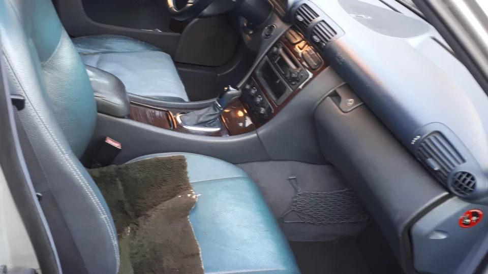 Mercedes-Benz C-Class Сірий металік C220 CDI 4