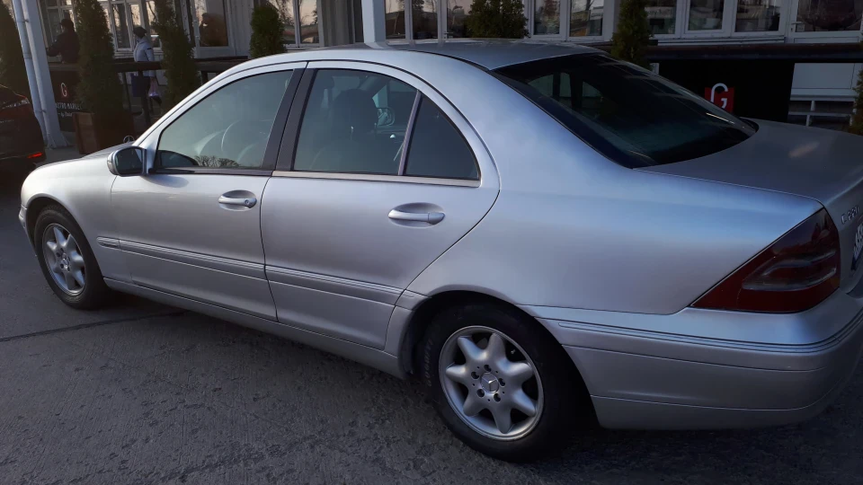 Mercedes-Benz C-Class Сірий металік C220 CDI 5