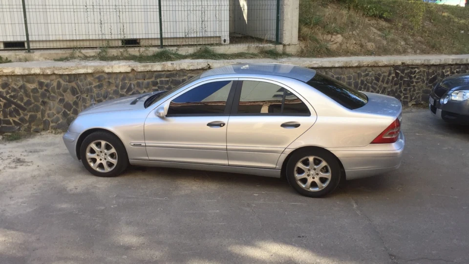 Mercedes-Benz C-Class Сірий металік, 1,8 спорт 2