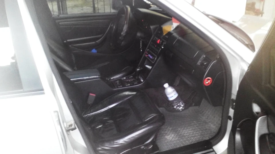 Mercedes-Benz C-Class v-6:2.4 3