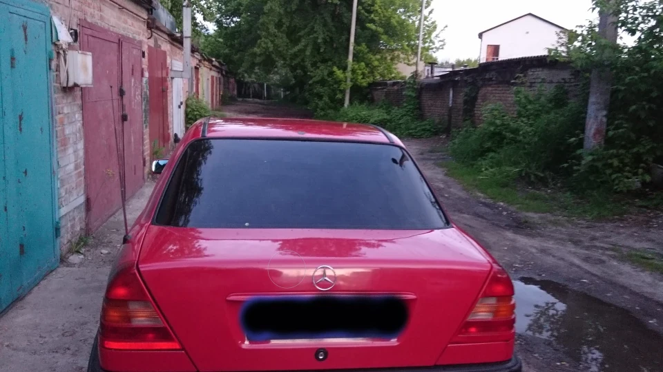 Mercedes-Benz C-Class W202 C200 3