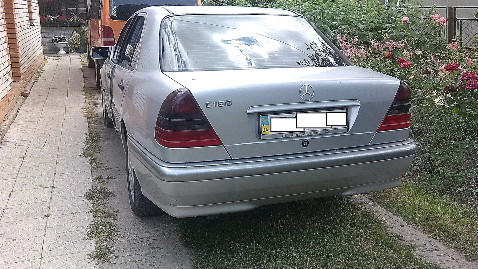 Mercedes-Benz C-Class (W202) 5