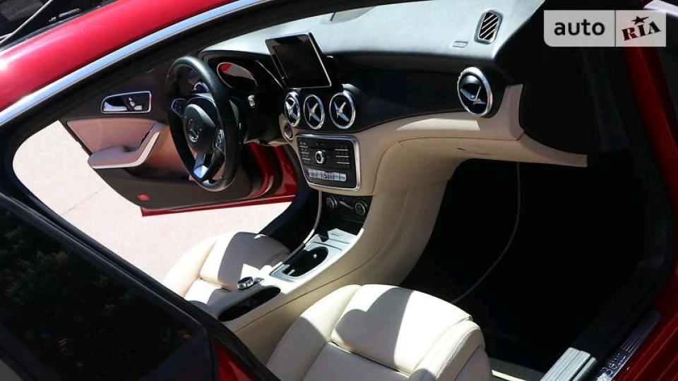 Mercedes-Benz CLA 2.0т 4