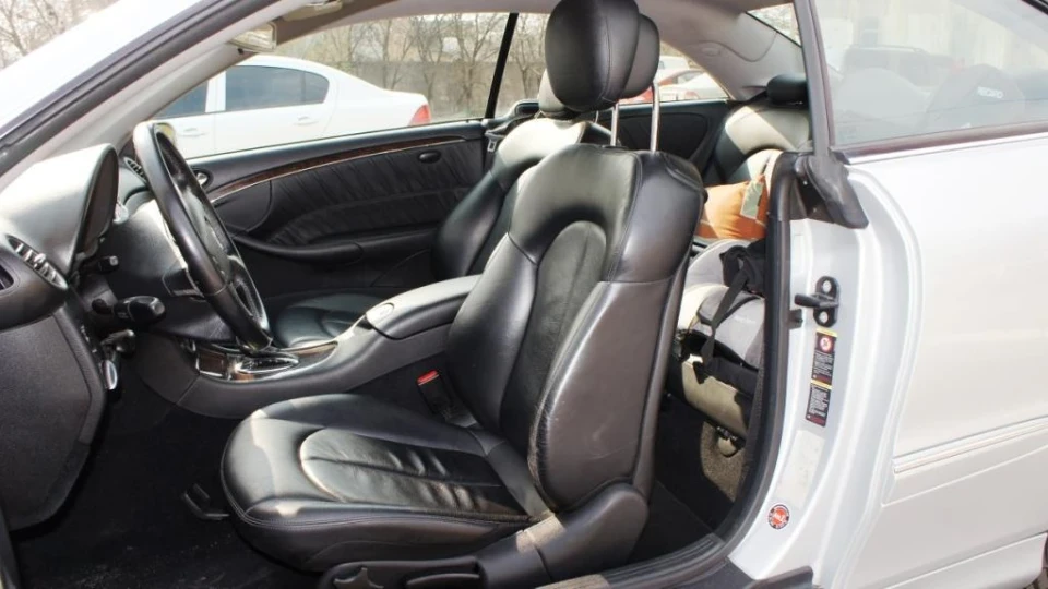 Mercedes-Benz CLK 220 CDI Elegance 4
