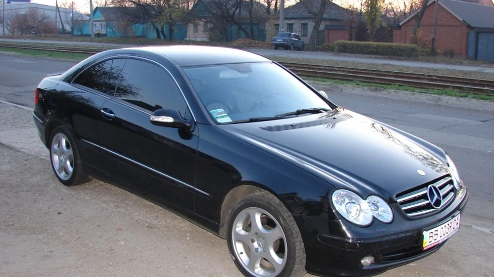 Mercedes-Benz CLK чорна красуня 2
