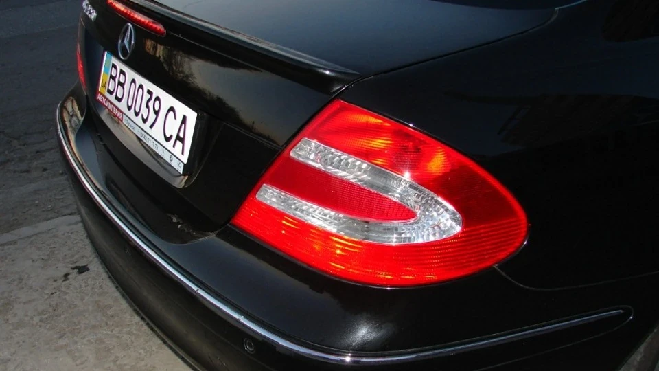 Mercedes-Benz CLK чорна красуня 4