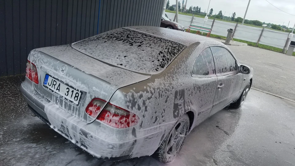 Mercedes-Benz CLK W208 2
