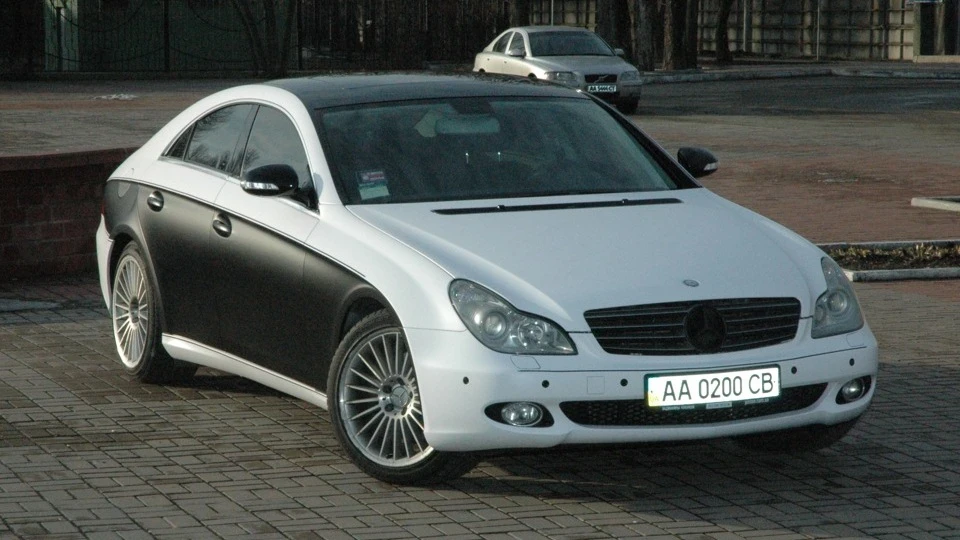 Mercedes-Benz CLS CLS-350 Black & White 2